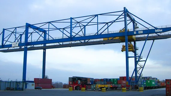 ECS_AP_ship_to_shore_crane_CN_5_8d664dc65b
