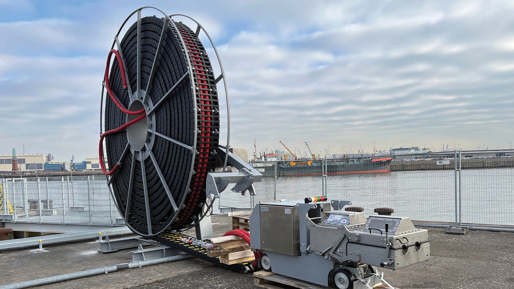 ECS_PROD_e-chain_reel_DE_1.jpg