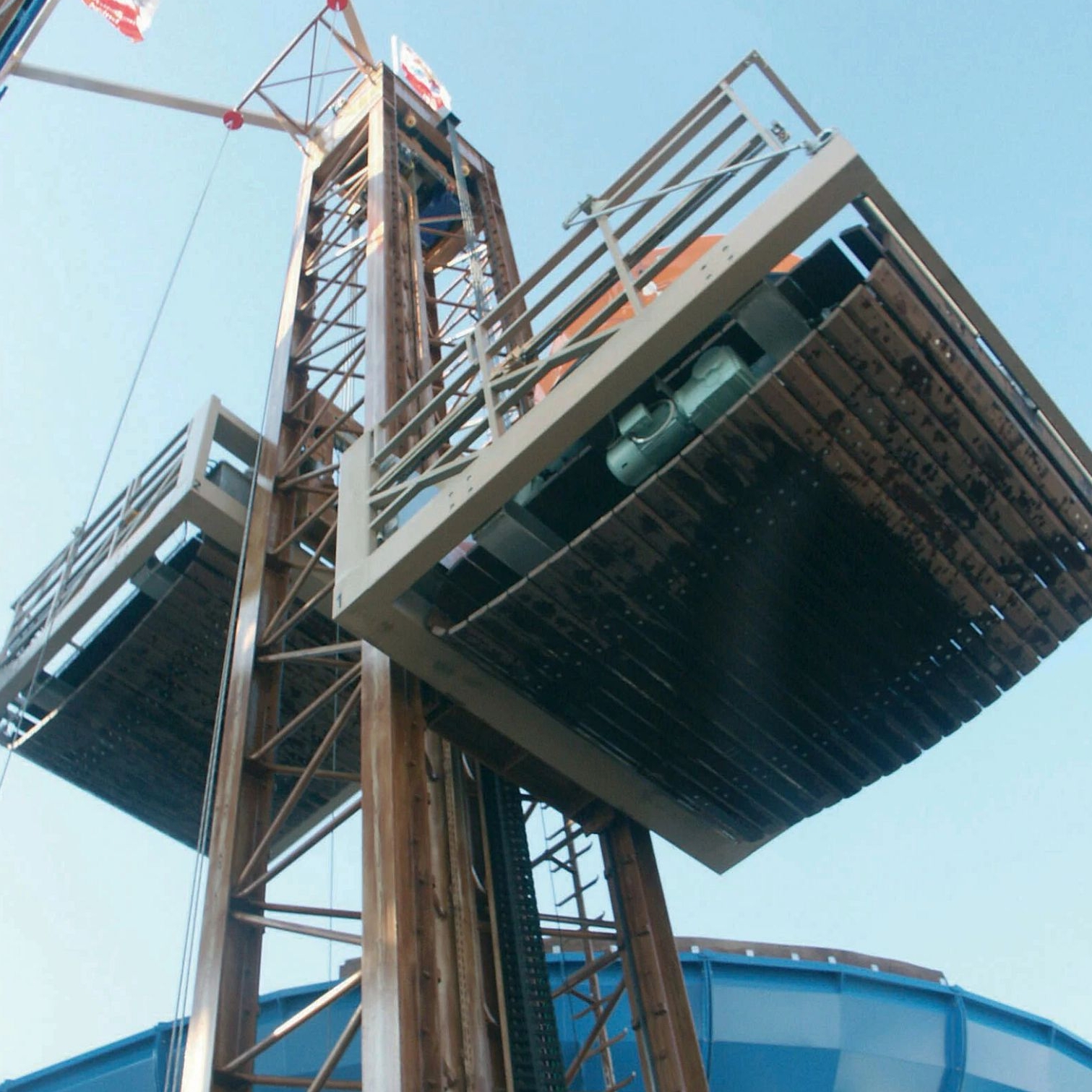 IGUS_AP_FA0906_funfair_ride_gondola_elevator_DE_3.jpeg