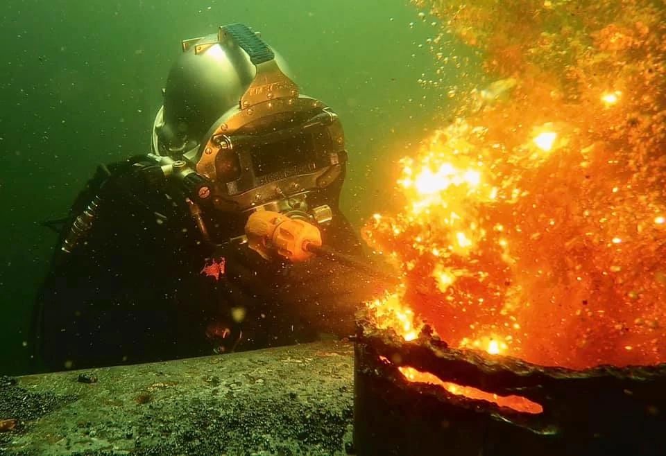 IGUS_AP_Underwater_Welding_Blog_Thumbnail_EN_1.jpeg
