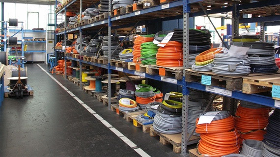 A large number of chainflex cables are stored