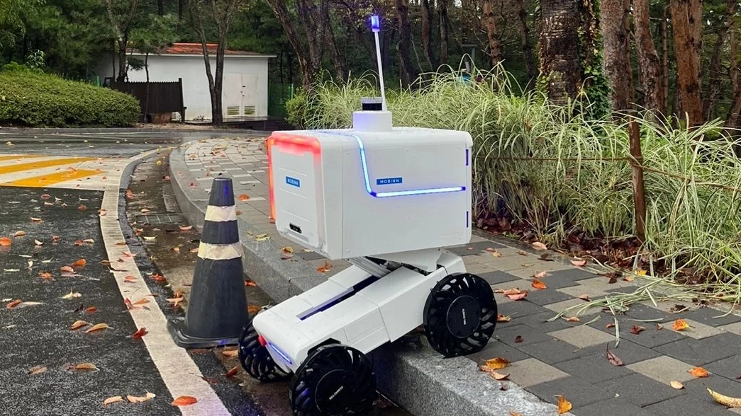 DRL_AP_03_mobinn_delivery_robot_XX_1_fbff2dedb2